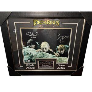 Lord of the Rings Autographed Framed Display – Elijah Wood & Sean Astin – $40